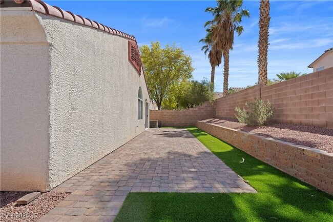 Building Photo - 3597 Cherbourg Ave