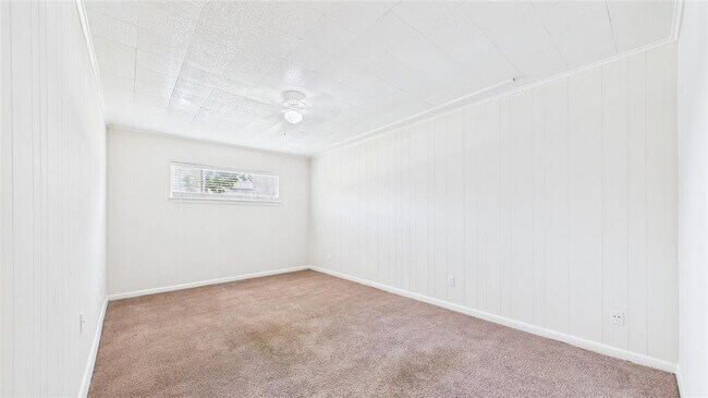 Building Photo - 2318 Reinerman St