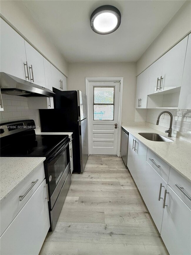 Building Photo - 921 SW 74th Terrace