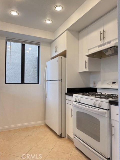 Building Photo - 7826 Topanga Canyon Blvd