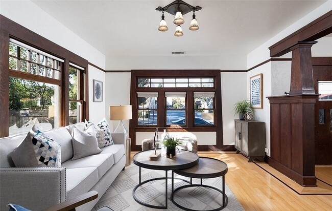 Primary Photo - 127 N Grand St