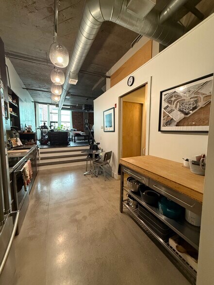 Building Photo - 718 Washington Ave N