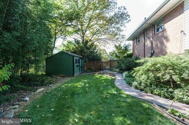 Building Photo - 1036 Carper St