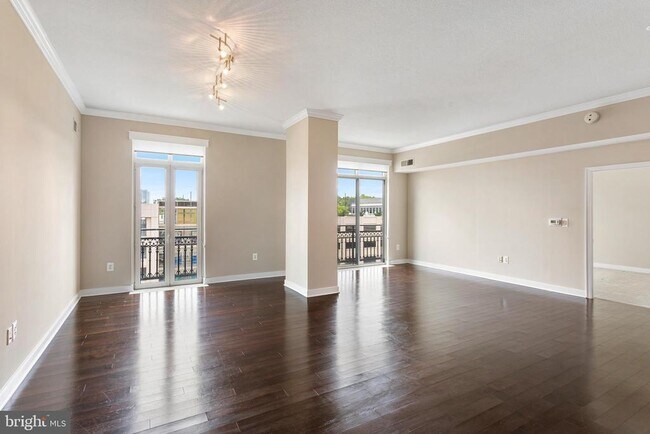 Building Photo - 155 Potomac Passage