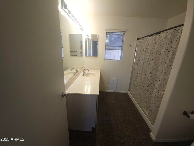 Building Photo - 1321 W Butler Dr