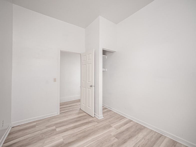 Building Photo - 1237 E Indiana St