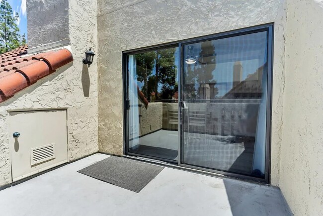 Building Photo - 17945 Caminito Pinero