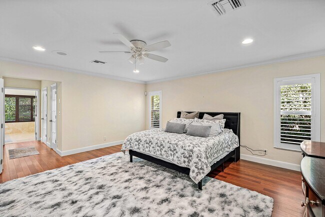 Building Photo - 2121 Areca Palm Rd