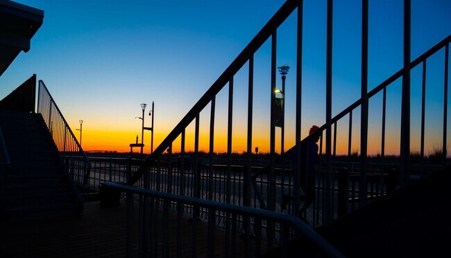 Building Photo - 3501 Boardwalk