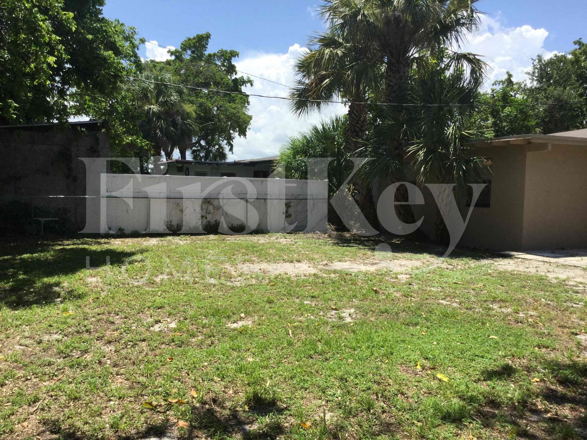 Building Photo - 2610 SW 5th St