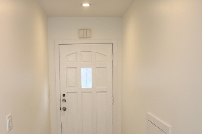 Entry Way - 9703 National Blvd