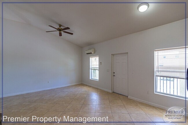 Building Photo - 1555 Blue Point Ave