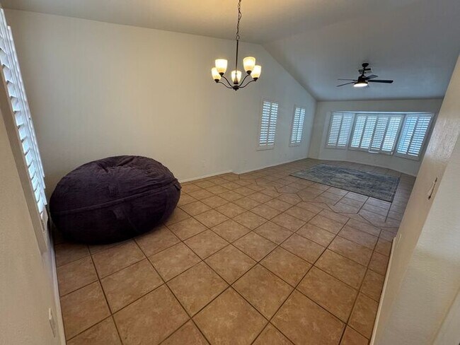 Building Photo - 946 N 59th St