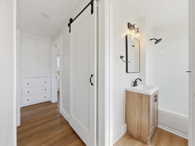 Building Photo - 41 W George Ave