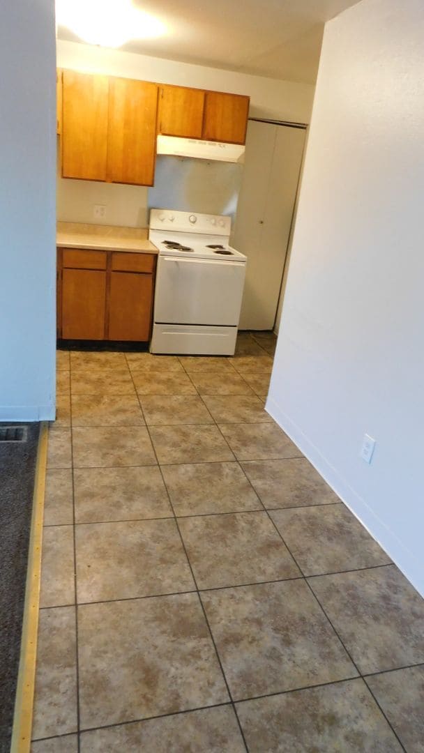 Building Photo - $475 OFF - Move In Special!  2 Bedroom/1 B...