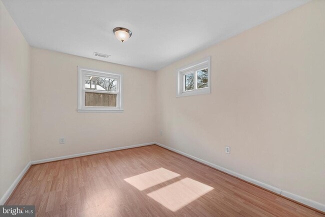 Building Photo - 9012 Vernon View Dr