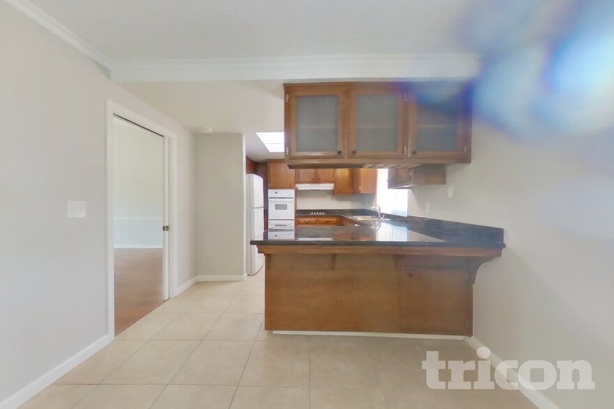 Building Photo - 2436 Alderwood Dr