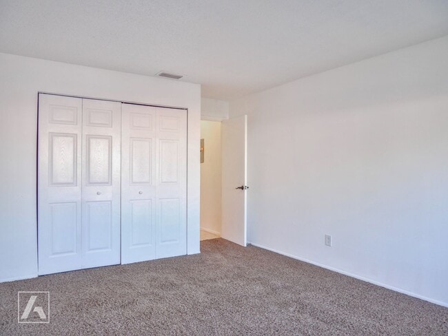 Building Photo - Beautiful 2 Bed 2 Bath Condo Located in Ca...