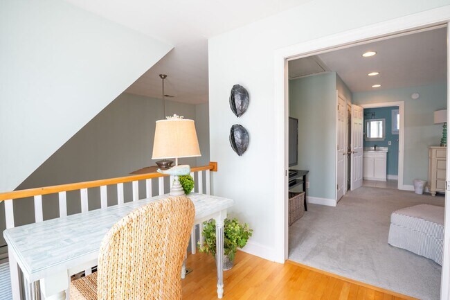 Building Photo - PERFECT SINGLE FAMILY OFF-SEASON MONTHLY R...