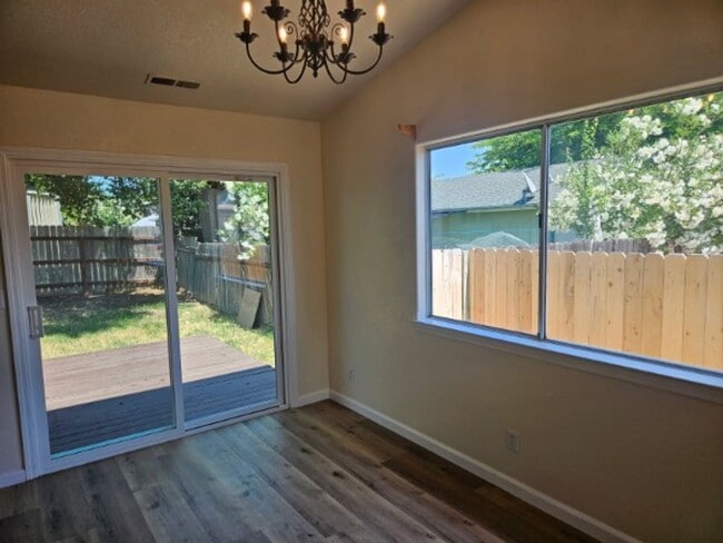 Building Photo - LAkeport Available NOW!