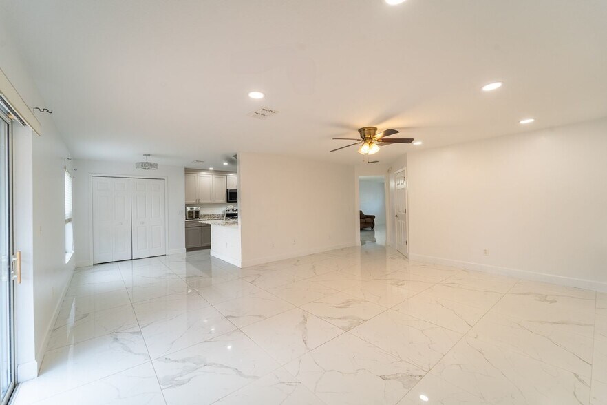 Building Photo - 129 Bella Rosa Cir