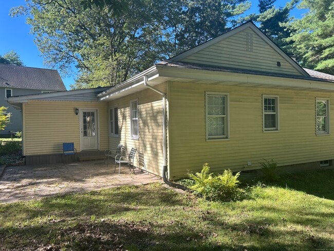 Building Photo - 64 Secret Lake Rd