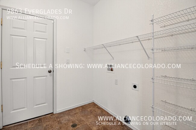 Building Photo - 9863 Everglades Dr