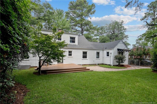 Building Photo - 415 Vista Dr