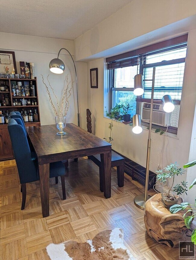 Building Photo - JAY ST