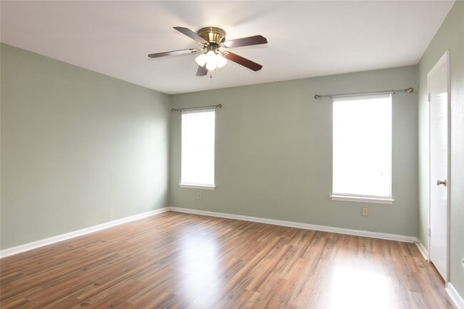Building Photo - 940 Wycliffe Dr