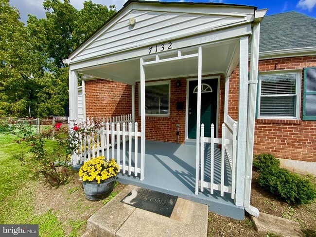 Building Photo - 7132 Parkview Ave