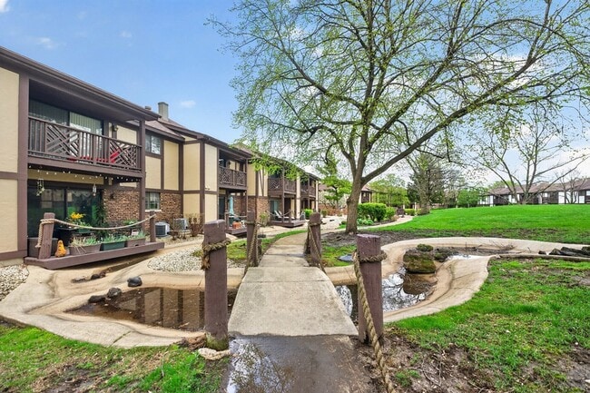 Building Photo - 1700 Lakecliffe Dr