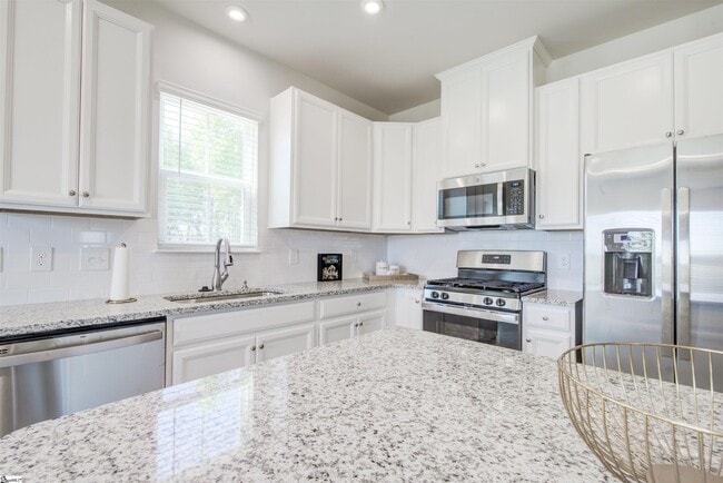 Building Photo - 100 McGuires Pl