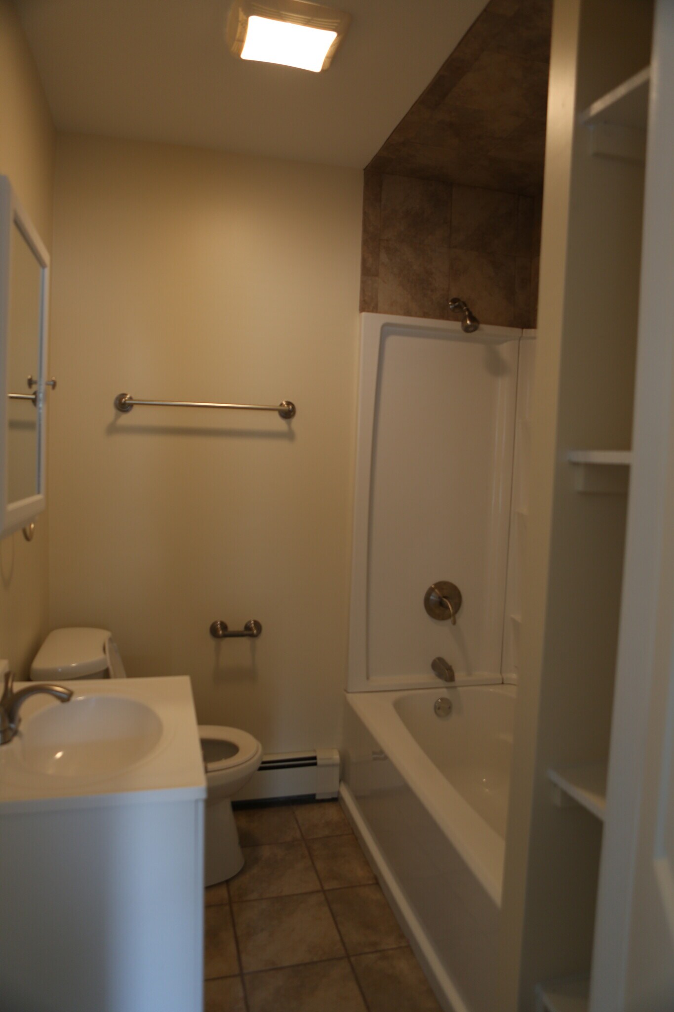 Building Photo - 33 S Cherry St