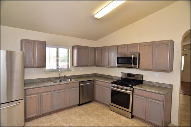 Building Photo - 14325 Island Point Dr