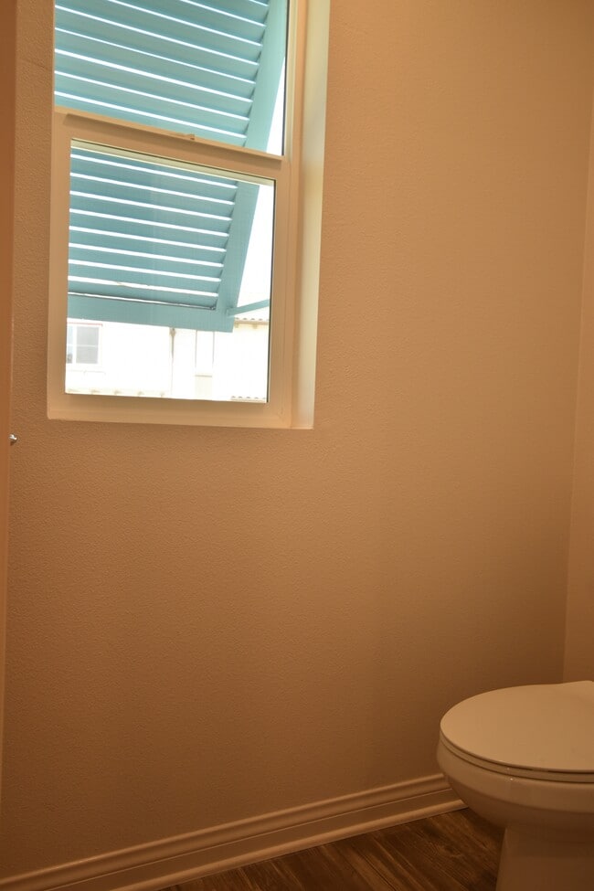 Building Photo - 656 Martina St