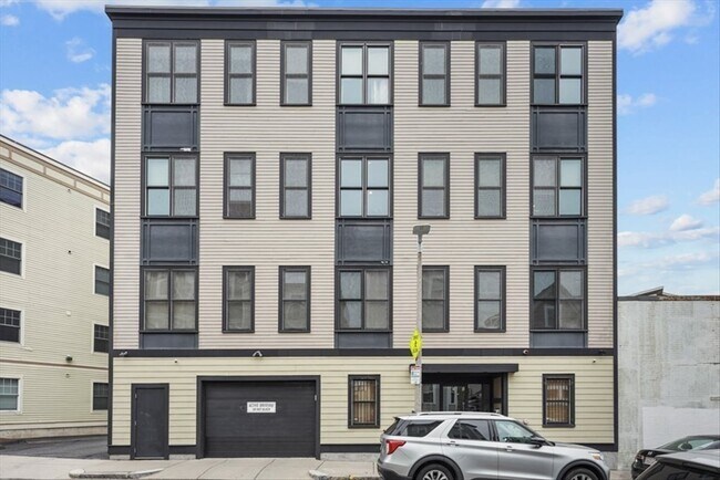 Building Photo - 45 Vinton St