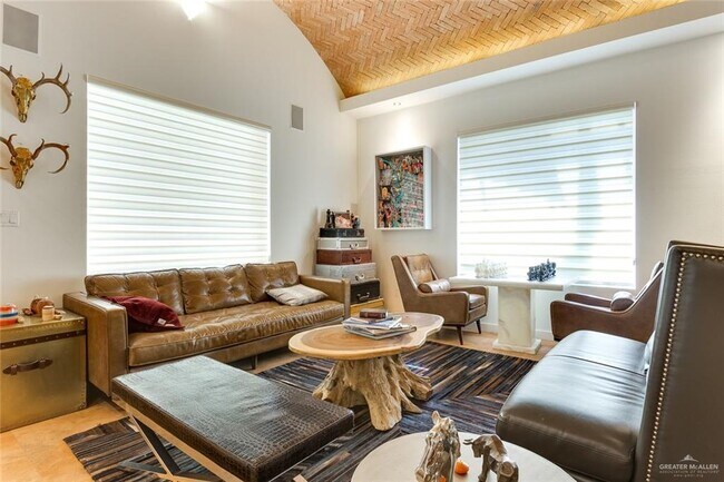 Building Photo - 15 N 43rd St