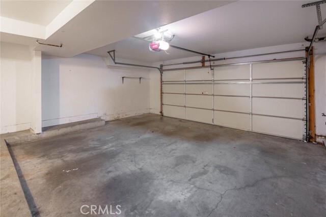 Building Photo - 549 W 220th St
