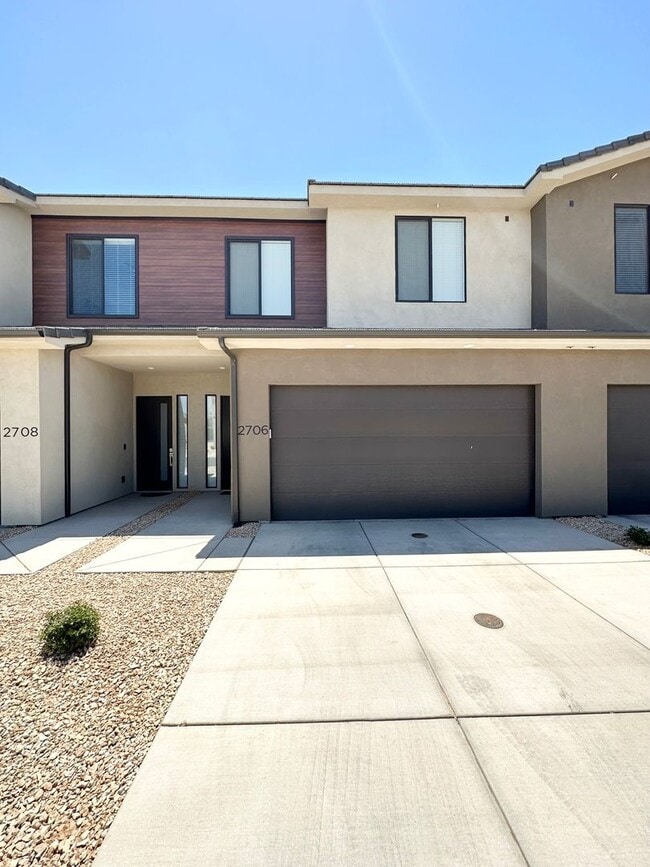 Primary Photo - Pet Friendly!!! Beautiful Woodland Estates...