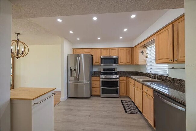 Building Photo - 10th FLR 2B/2BA Waterfront with Panoramic Intercoastal Views in 55+ Community