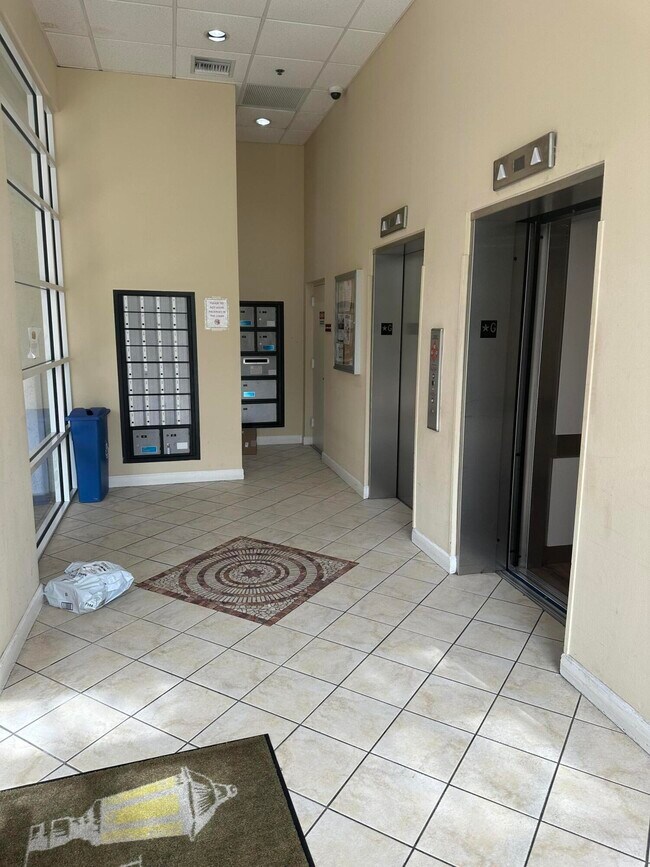 Building Photo - 1200 Town Center Dr