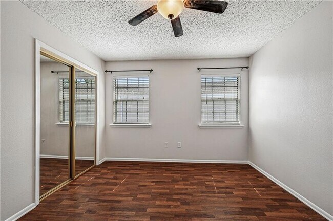 Building Photo - 737 Heavens Dr