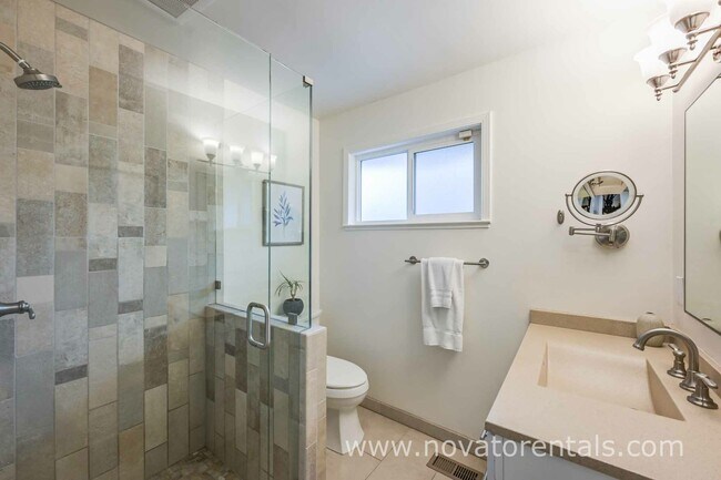 Building Photo - 44 Trish Dr