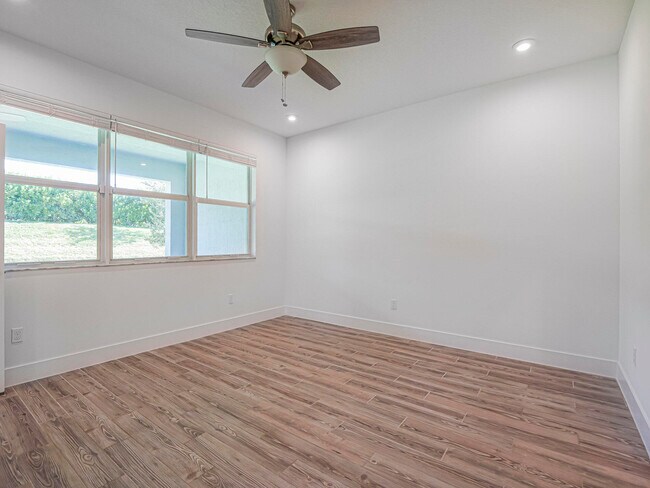 Building Photo - 11551 SW Viridian Blvd