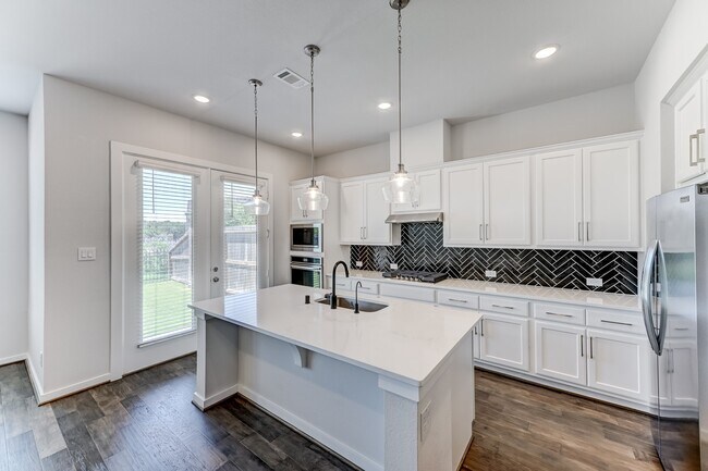 Building Photo - 6570 Scarlet Pond Ln