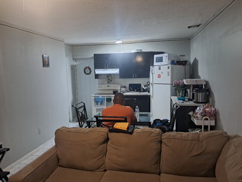 Building Photo - 6771 Freedom St