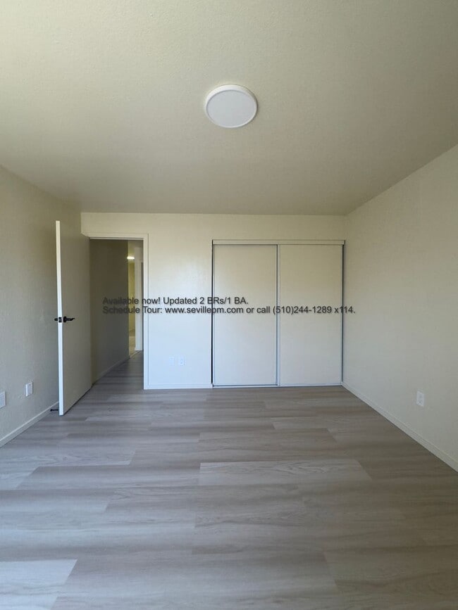 Building Photo - 5438 Holland St