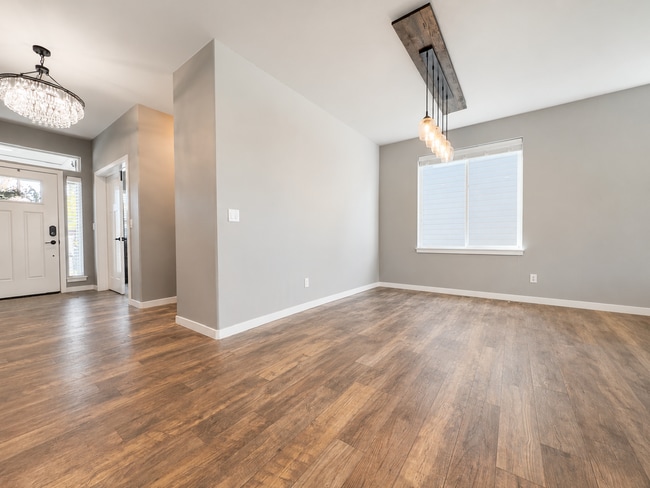 Building Photo - 1816 S Ridgetop Dr
