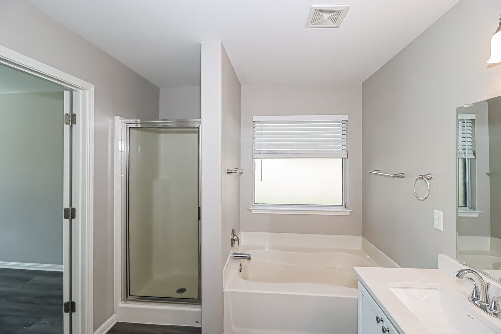 Building Photo - 223 Legends of Hutto Tr